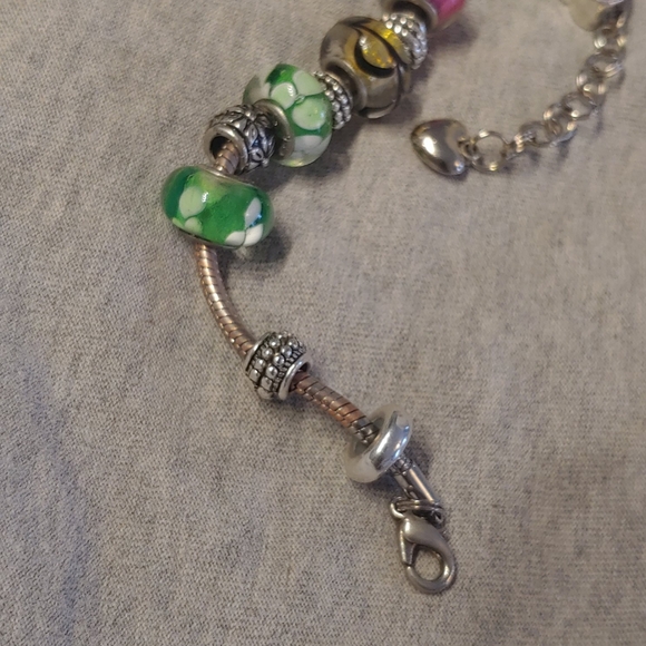 Charm bracelet - Picture 2 of 4